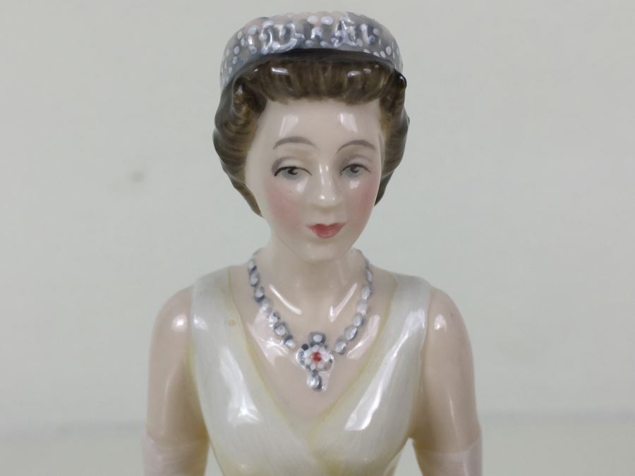 Royal Doulton Figure 'Her Majesty Queen Elizabeth II' HN3440 1992 Limited Edition 1,277 Of 3,500 [Photo 5]