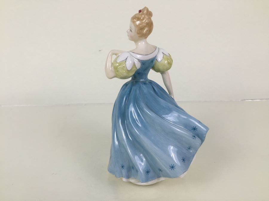 Royal Doulton Figure 'Enchantment' HN2178 1958 [Photo 2]