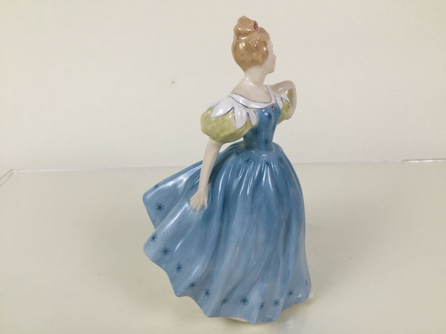 Royal Doulton Figure 'Enchantment' HN2178 1958 [Photo 8]