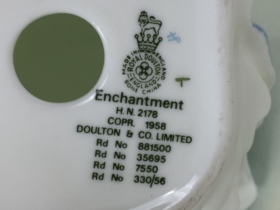 Royal Doulton Figure 'Enchantment' HN2178 1958 [Photo 9]