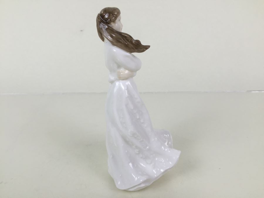 Royal Doulton Figure Sentiments 'Embrace' HN4258 2000 [Photo 7]