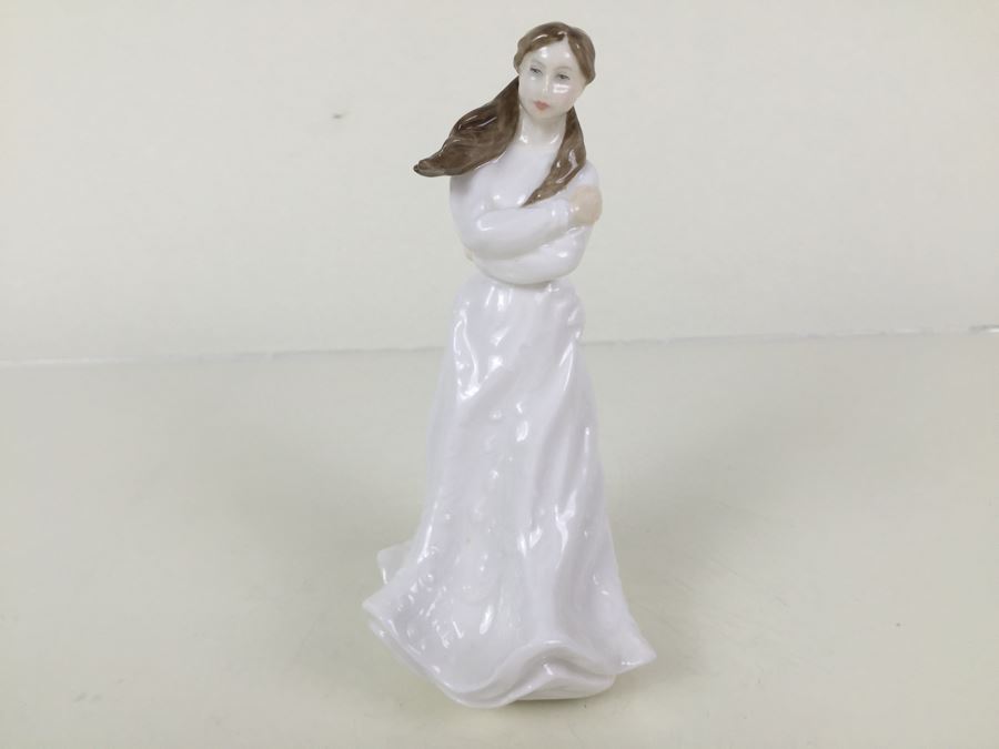 Royal Doulton Figure Sentiments 'Embrace' HN4258 2000 [Photo 1]