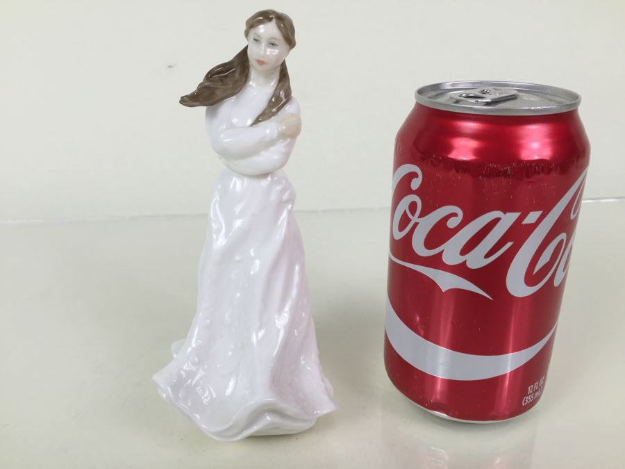 Royal Doulton Figure Sentiments 'Embrace' HN4258 2000 [Photo 4]