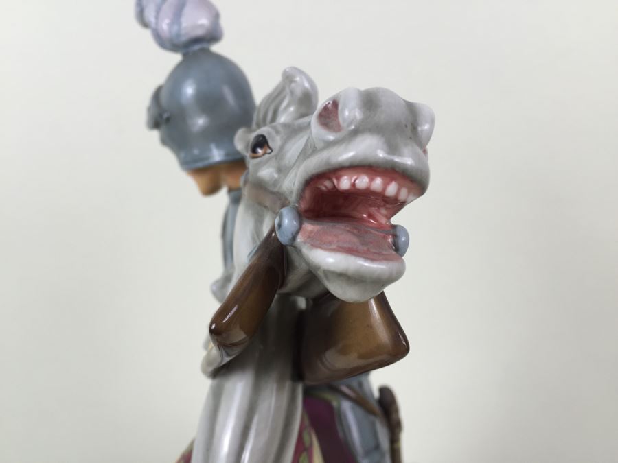Royal Doulton Large Figure 'St. George And The Dragon' HN2856 1977 RARE Retails For $7,000 [Photo 17]