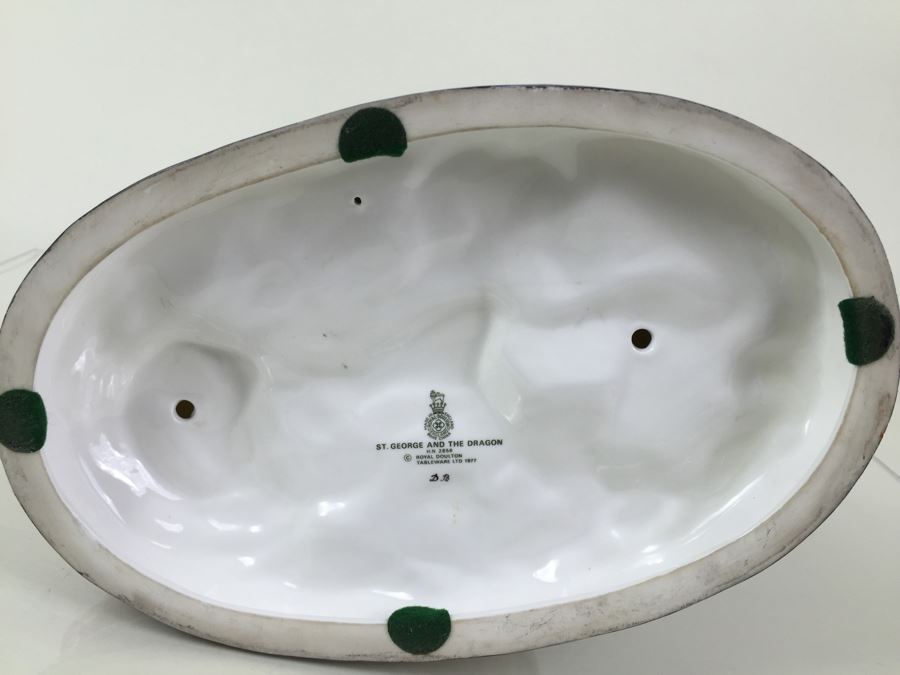 Royal Doulton Large Figure 'St. George And The Dragon' HN2856 1977 RARE Retails For $7,000 [Photo 3]
