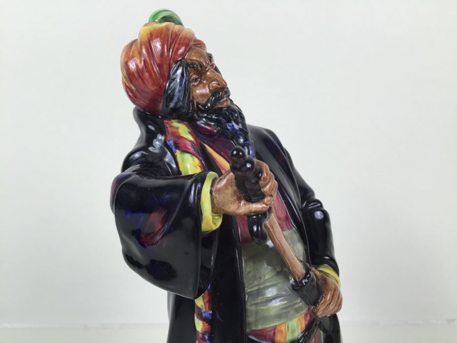 Royal Doulton Large Figure 'Blue Beard' HN2105 1952 [Photo 13]