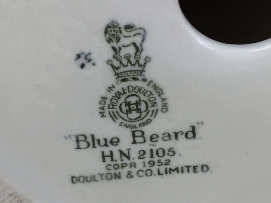 Royal Doulton Large Figure 'Blue Beard' HN2105 1952 [Photo 14]