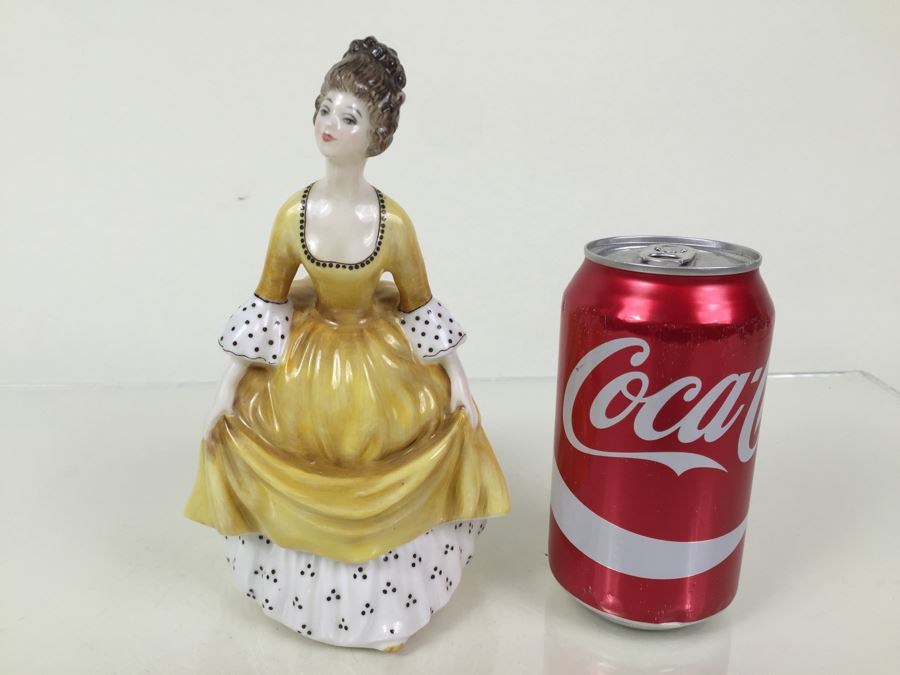 Royal Doulton Figure 'Coralie' HN2307 1963 [Photo 4]