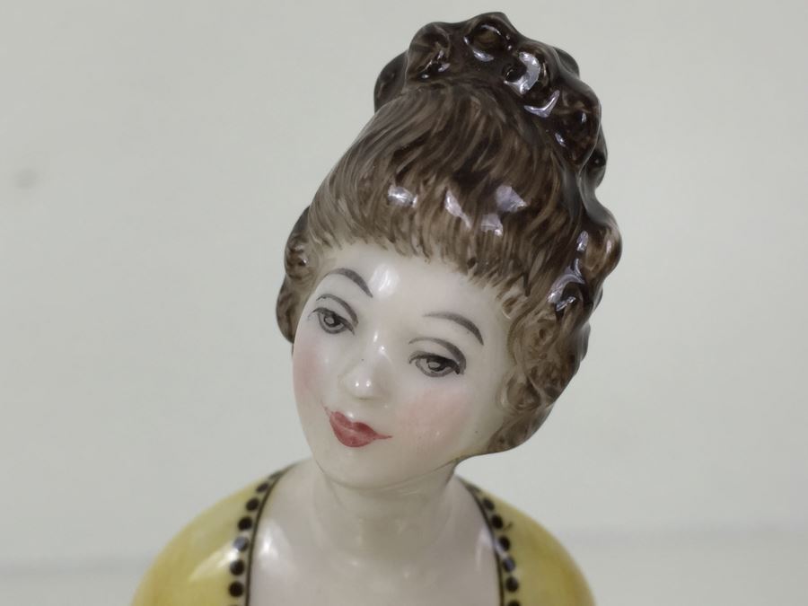 Royal Doulton Figure 'Coralie' HN2307 1963 [Photo 5]