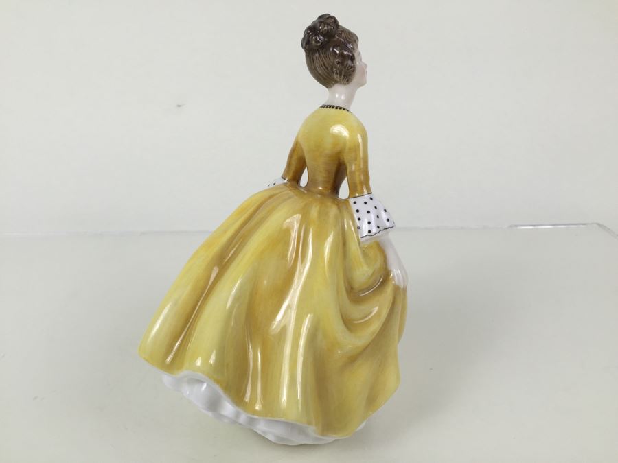 Royal Doulton Figure 'Coralie' HN2307 1963 [Photo 8]