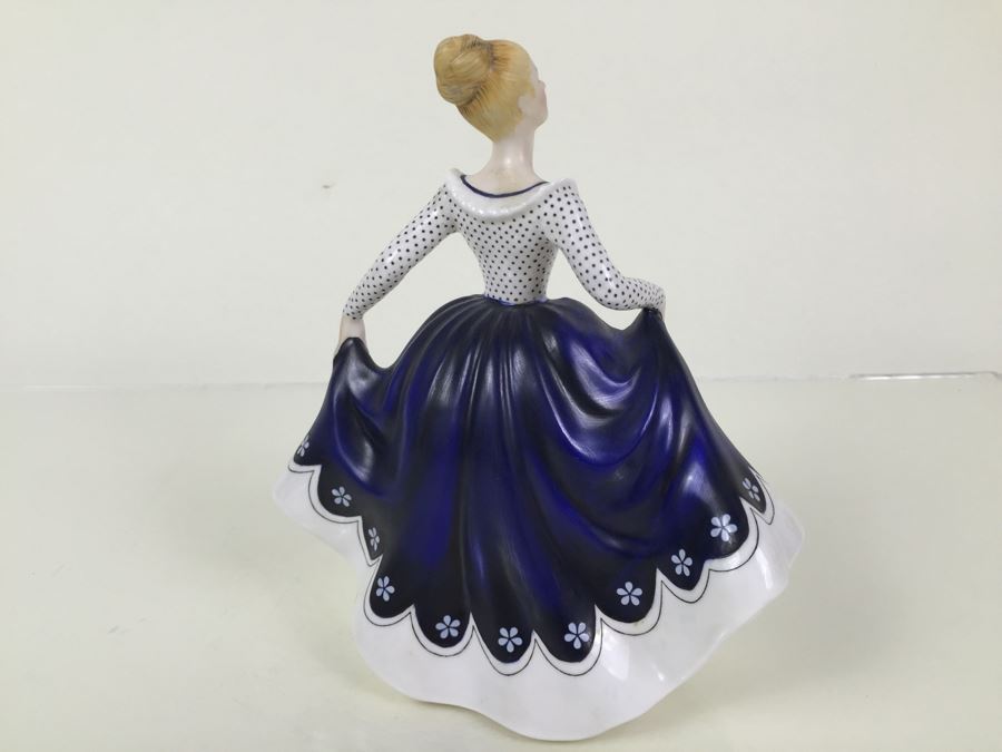 Royal Doulton Figure 'Lisa' HN2310 1968 [Photo 8]