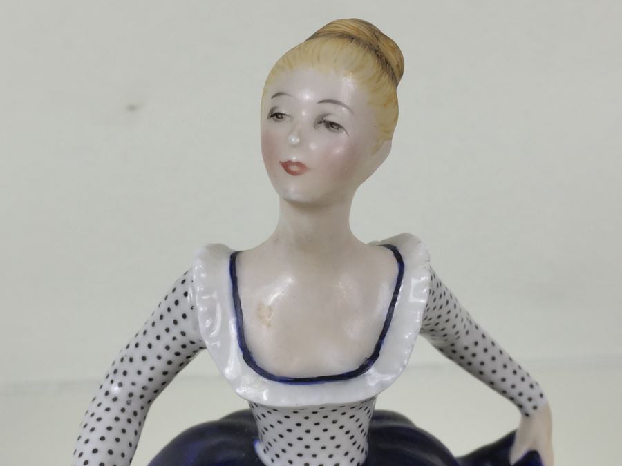 Royal Doulton Figure 'Lisa' HN2310 1968 [Photo 5]