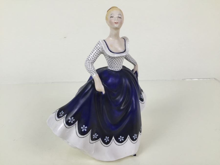Royal Doulton Figure 'Lisa' HN2310 1968 [Photo 10]