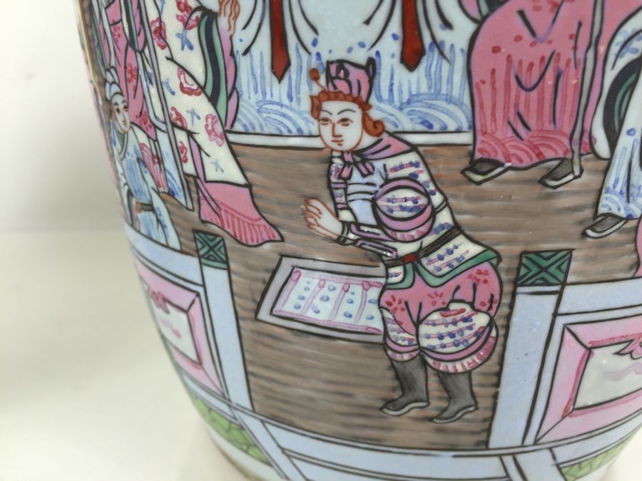 Pair Of Large Chinese Vases [Photo 18]