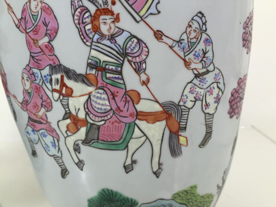 Pair Of Large Chinese Vases [Photo 8]