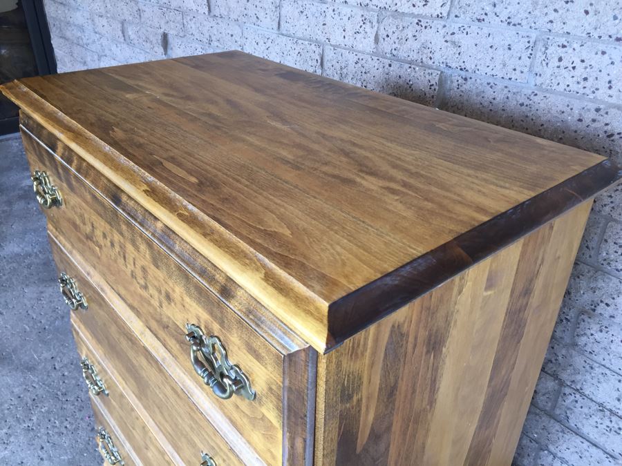 4-Drawer Wooden Chest Of Drawers Dresser [Photo 4]