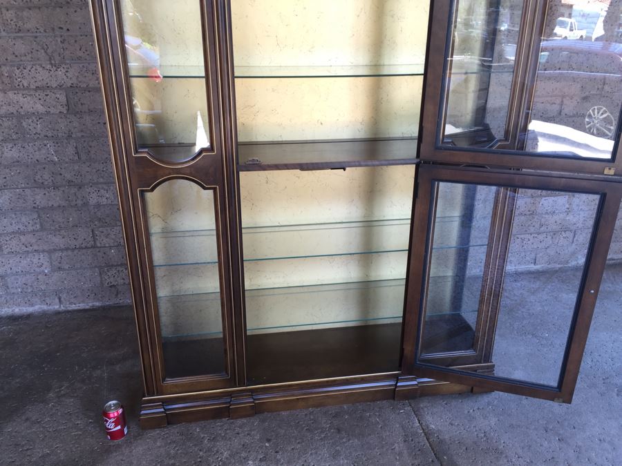 China Curio Cabinet With Gold Accents Lighted [Photo 8]