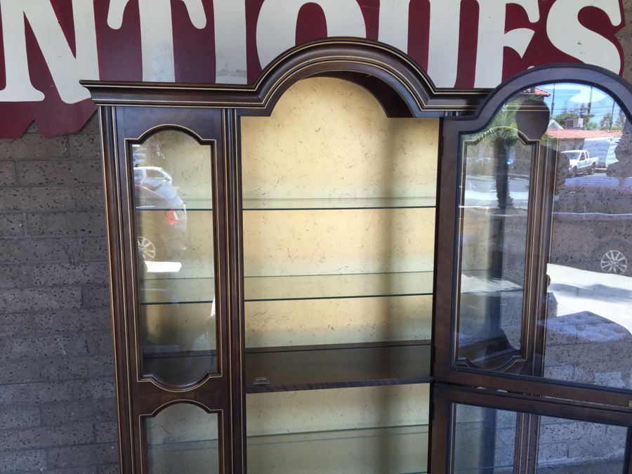 China Curio Cabinet With Gold Accents Lighted [Photo 7]