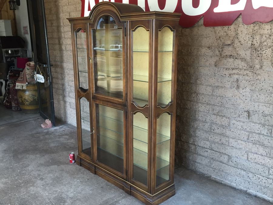 China Curio Cabinet With Gold Accents Lighted