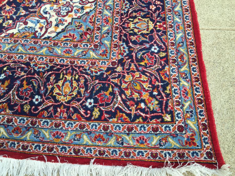Beautiful Hand Woven Wool Persian Area Rug Measures 148' x 97' [Photo 10]