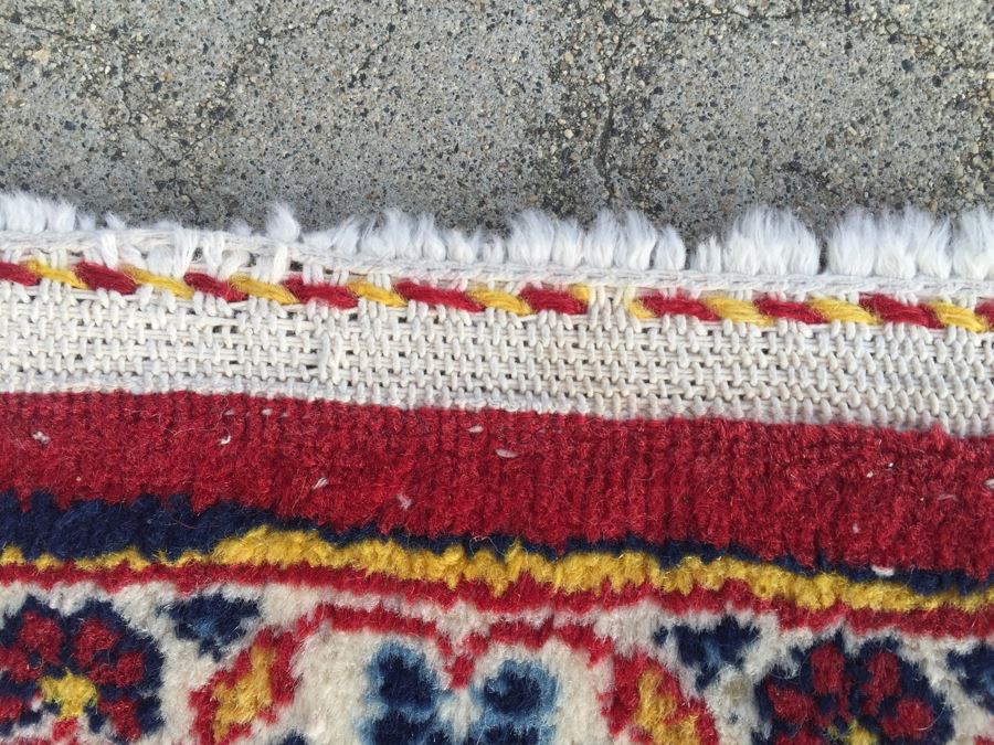 Beautiful Hand Woven Wool Persian Area Rug Measures 148' x 97' [Photo 15]