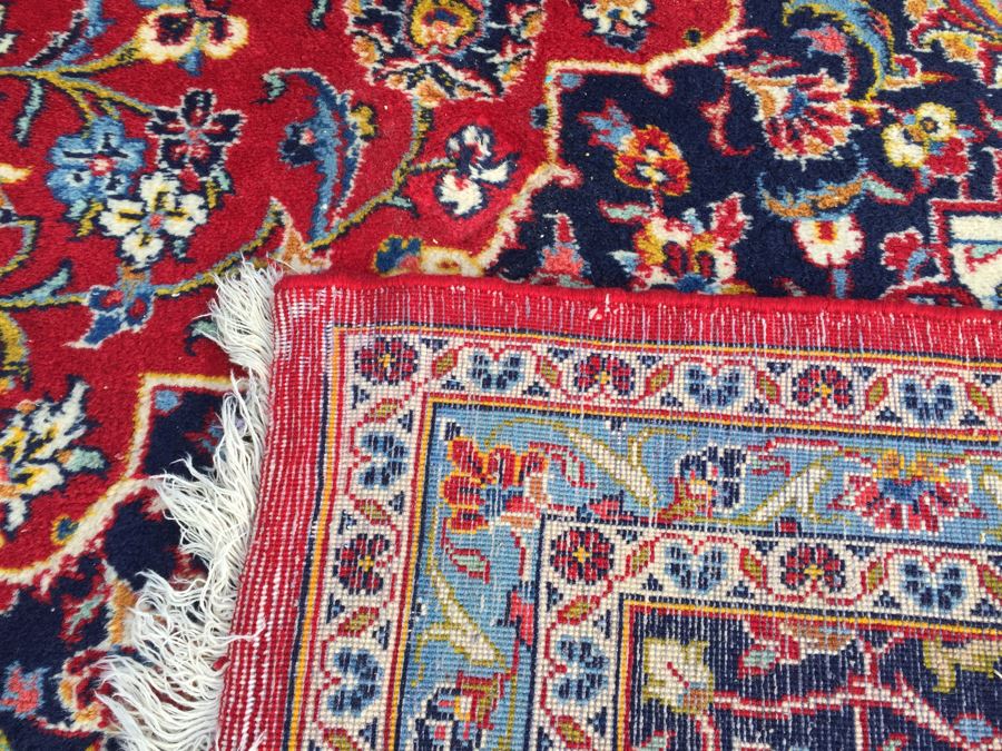 Beautiful Hand Woven Wool Persian Area Rug Measures 148' x 97' [Photo 12]
