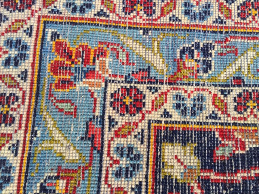 Beautiful Hand Woven Wool Persian Area Rug Measures 148' x 97' [Photo 13]