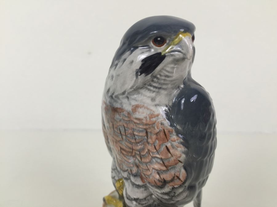 Royal Doulton Character Jug Liquor Decanter Whyte & Mackay Scotch Whisky 'Peregrine Falcon' 1979 [Photo 2]