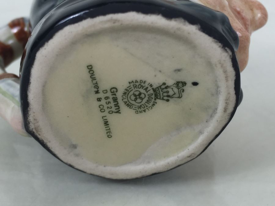 Royal Doulton Small Character Jug 'Granny' D6520 [Photo 3]