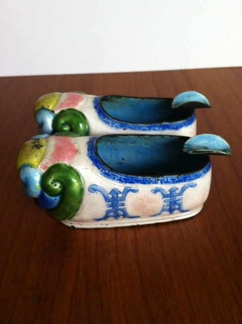 Chinese Cloisonne Ashtray Shoe [Photo 1]