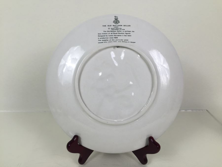 Royal Doulton Tableware Plate 'The Old Balloon Seller' D6649 1979 [Photo 6]