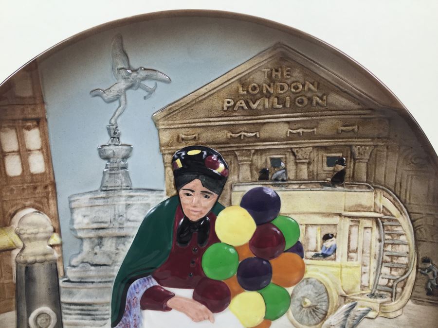 Royal Doulton Tableware Plate 'The Old Balloon Seller' D6649 1979 [Photo 5]