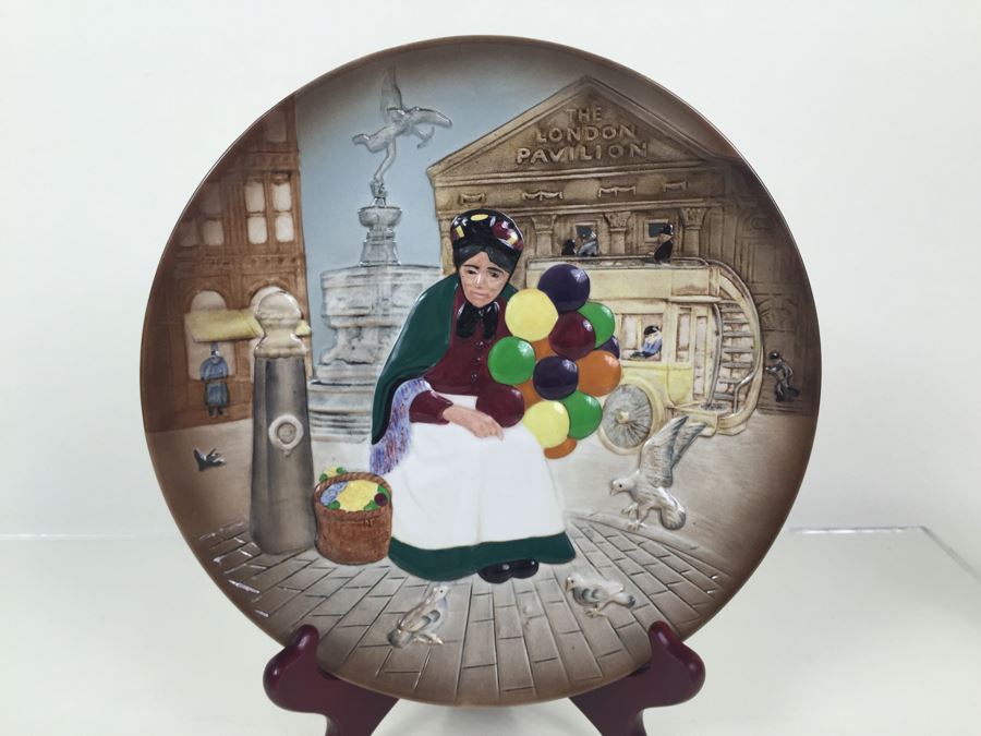 Royal Doulton Tableware Plate 'The Old Balloon Seller' D6649 1979 [Photo 1]
