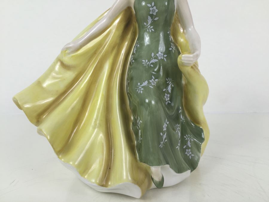 Royal Doulton Figure 'Alexandra' HN2398 1969 [Photo 5]