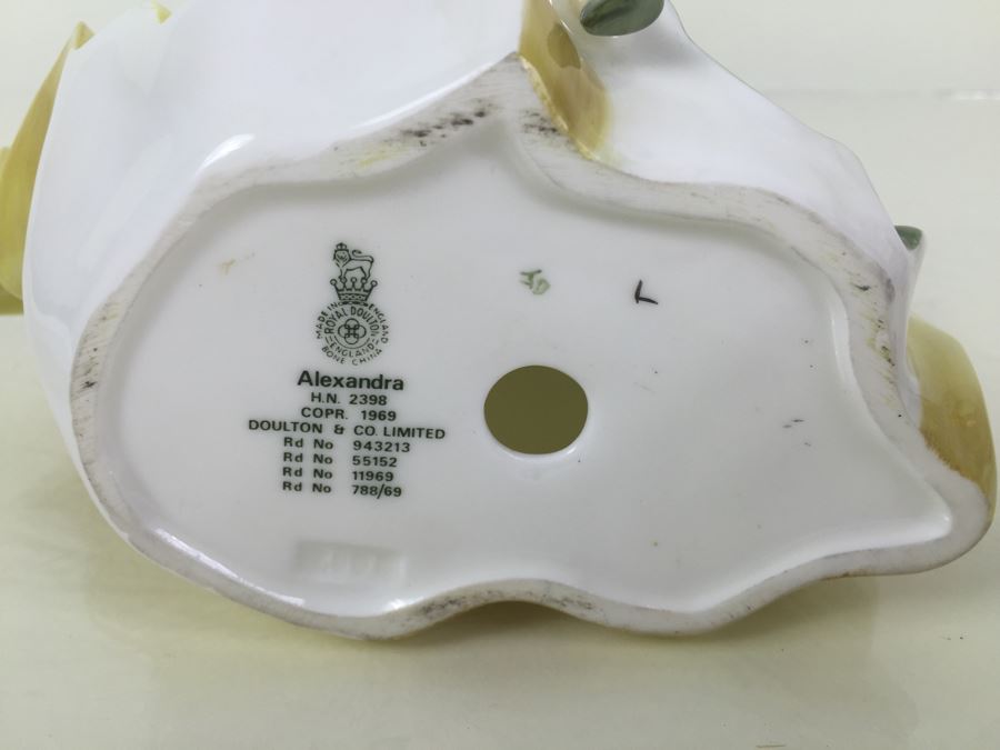 Royal Doulton Figure 'Alexandra' HN2398 1969 [Photo 3]