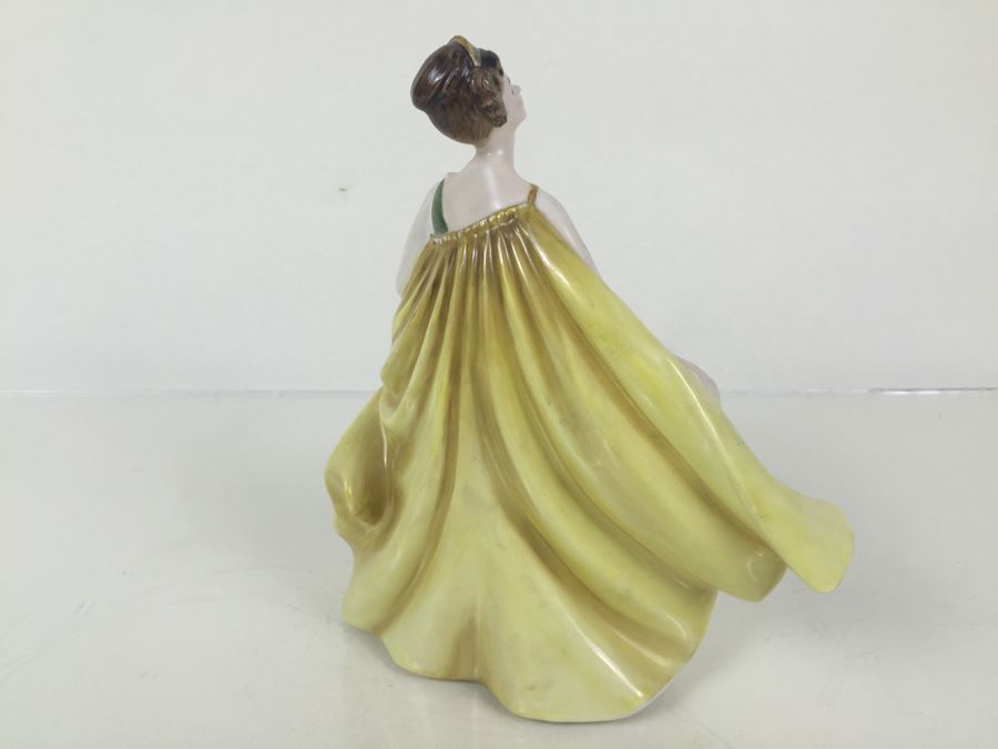 Royal Doulton Figure 'Alexandra' HN2398 1969 [Photo 2]