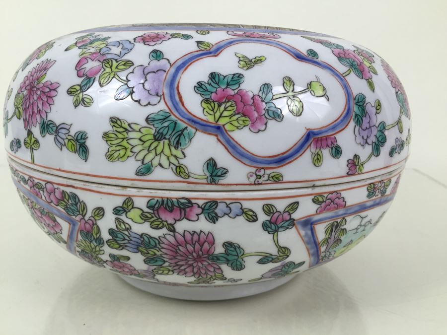 Beautiful Large Signed Chinese Lidded Bowl [Photo 12]
