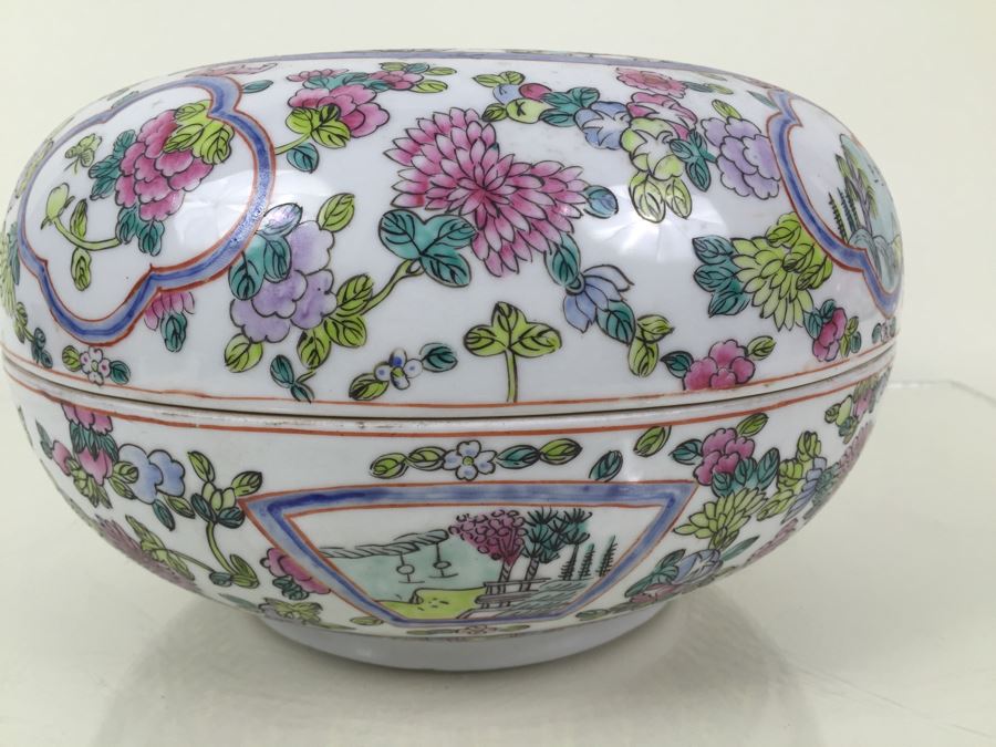 Beautiful Large Signed Chinese Lidded Bowl [Photo 10]