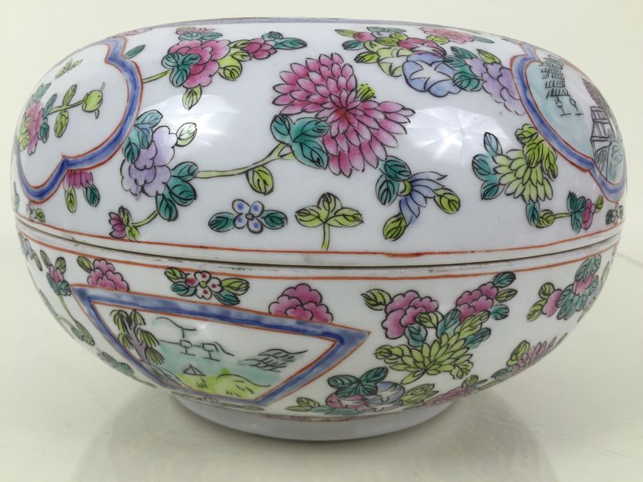 Beautiful Large Signed Chinese Lidded Bowl [Photo 13]
