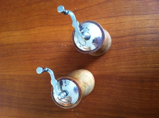 Pair of Wooden Pepper Grinders [Photo 3]