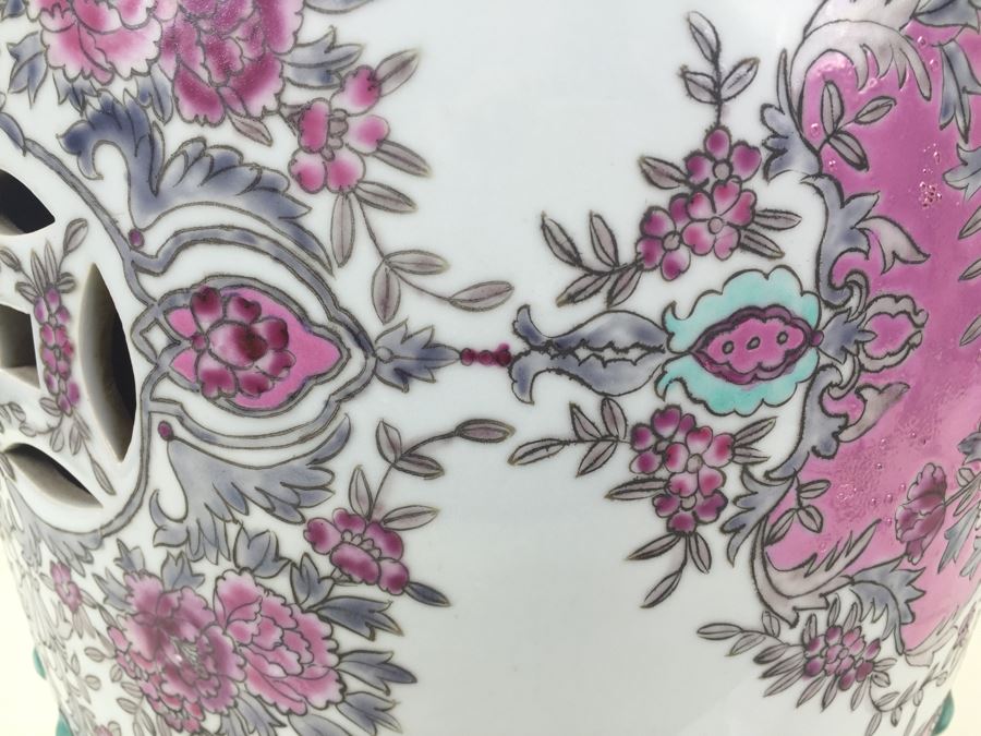 Large Beautiful Chinese Garden Stool [Photo 14]