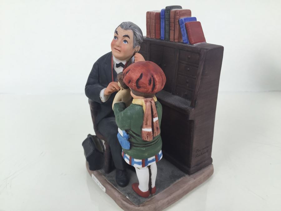 Pair Of Norman Rockwell Figurines [Photo 10]