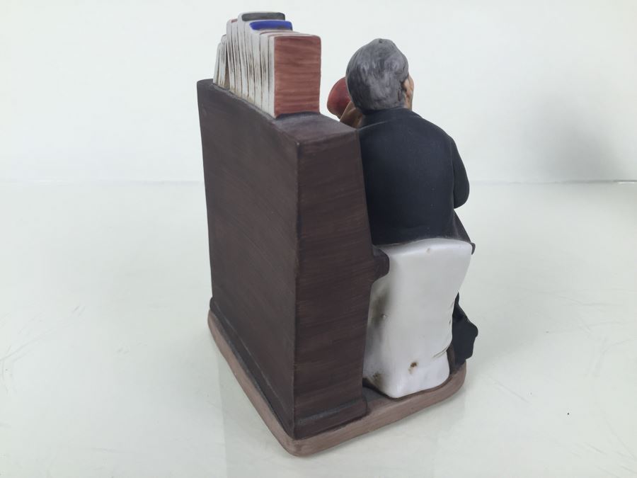 Pair Of Norman Rockwell Figurines [Photo 13]