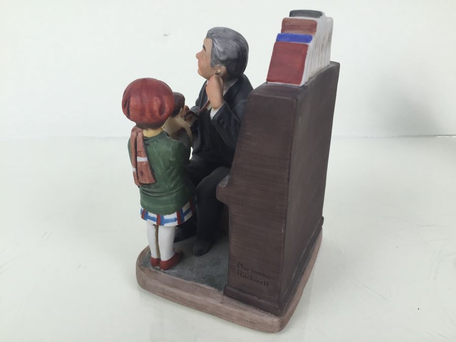 Pair Of Norman Rockwell Figurines [Photo 12]