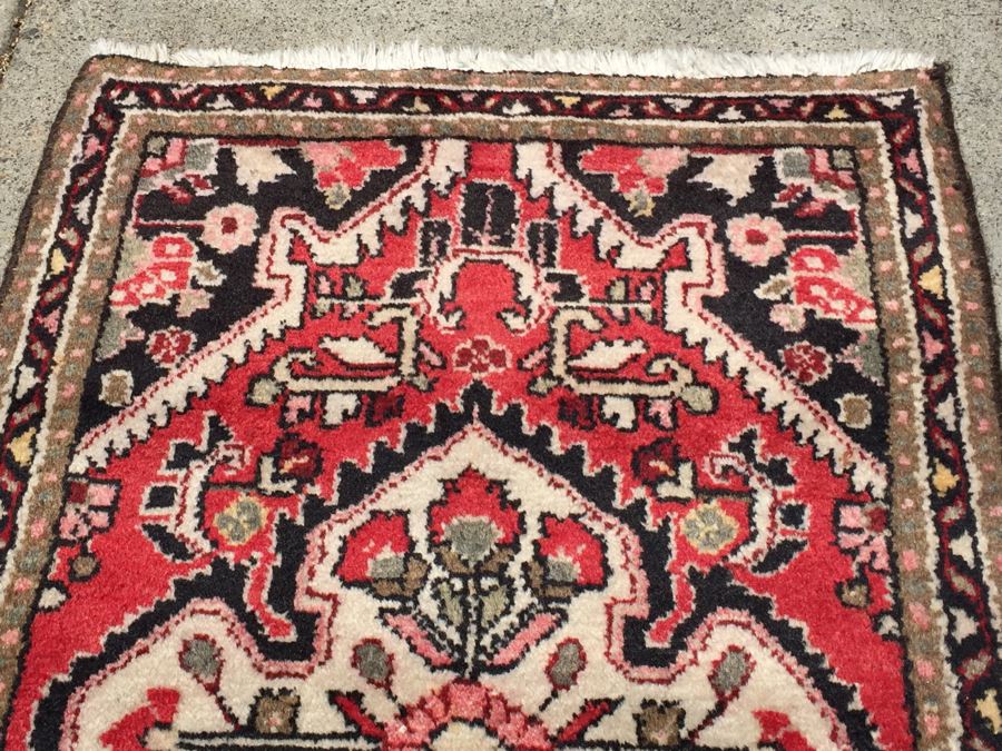 Beautiful Hand Woven Wool Small Area Rug 40' x 24' [Photo 5]