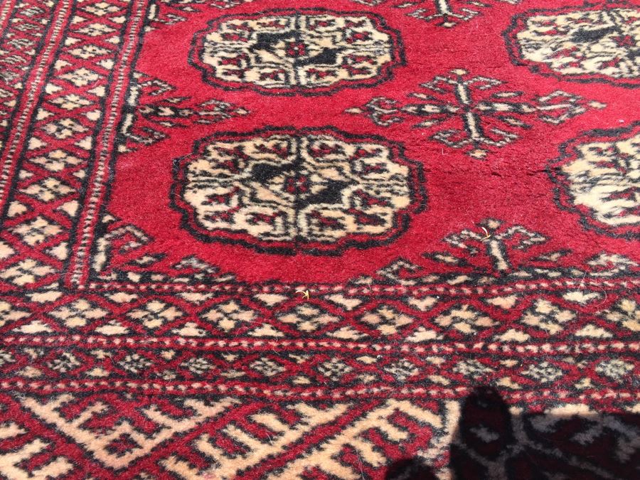 Beautiful Hand Woven Wool Persian Area Rug Measures [Photo 4]