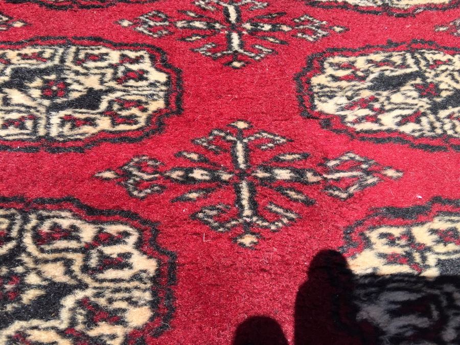 Beautiful Hand Woven Wool Persian Area Rug Measures [Photo 5]