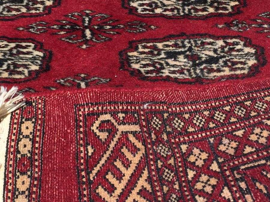 Beautiful Hand Woven Wool Persian Area Rug Measures [Photo 8]
