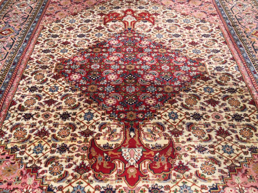 Beautiful Large Hand Woven Wool Persian Area Rug Measures [Photo 2]