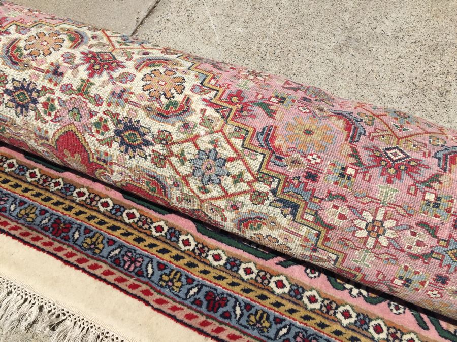 Beautiful Large Hand Woven Wool Persian Area Rug Measures [Photo 5]